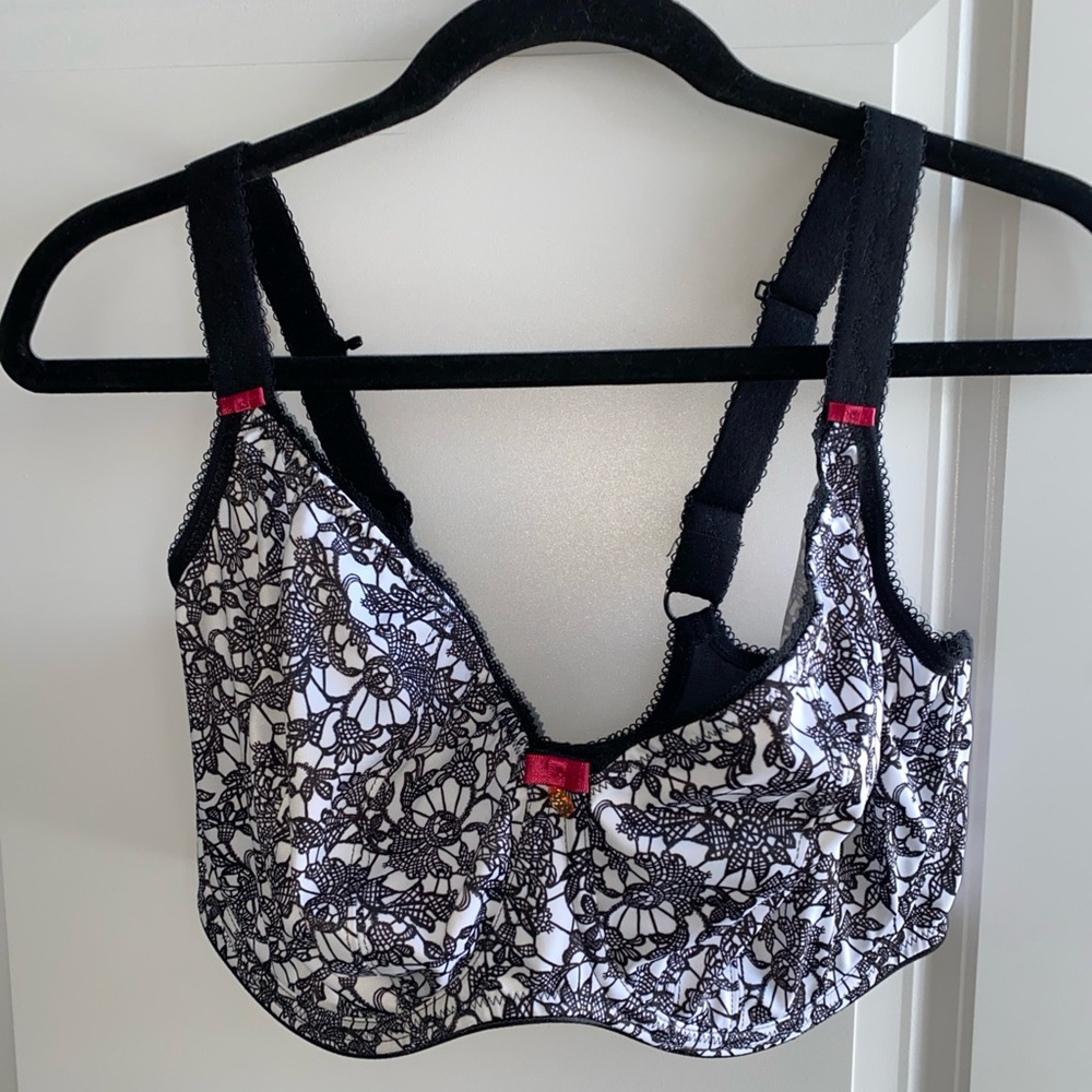 Elomi Underwire Bra US Size 34K‎ Black White